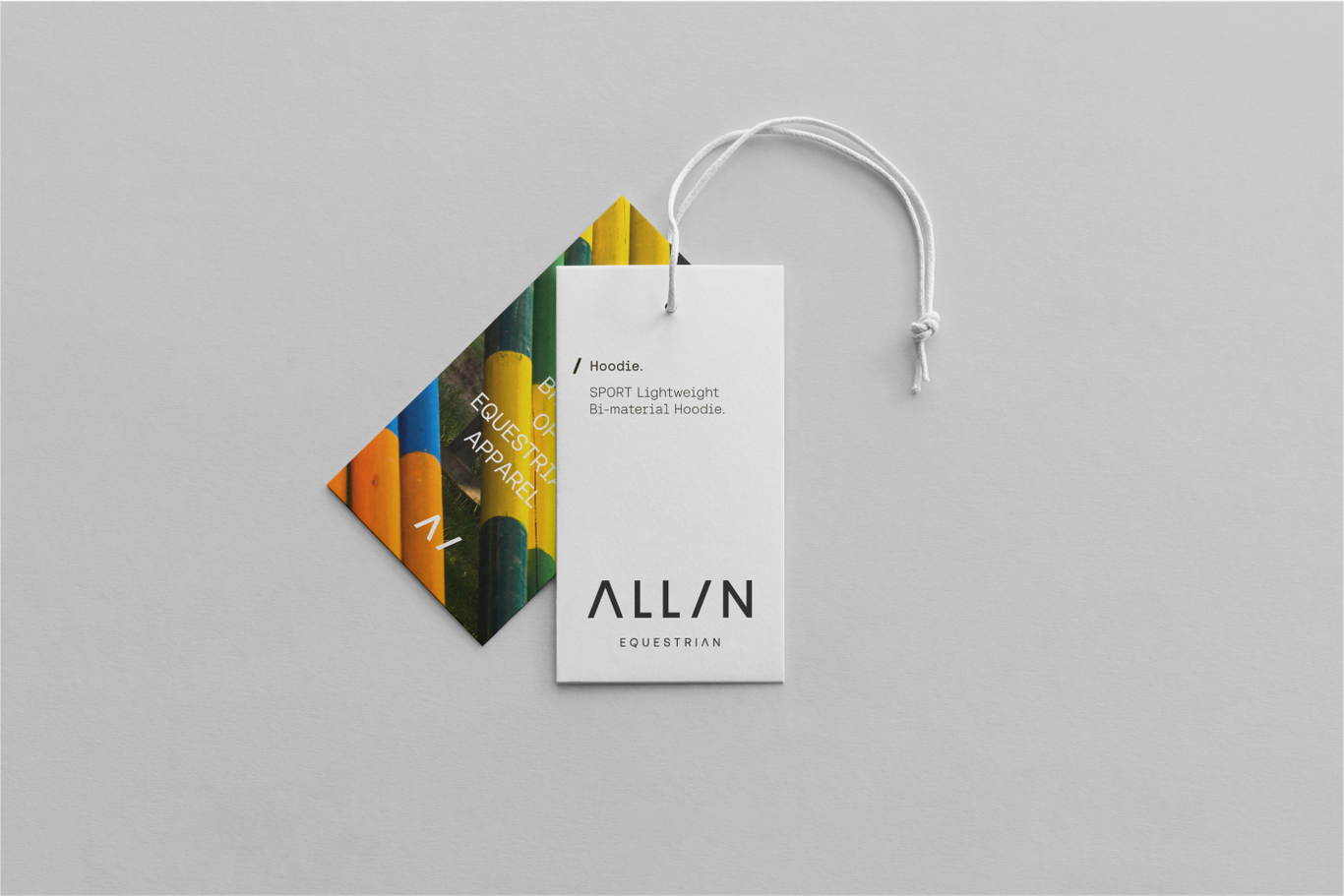 A luggage tag with the word alun on it.